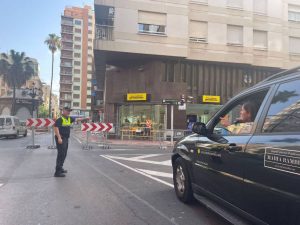 Acceso alternativo a calle Mayor por las obras de la plaza la Paz