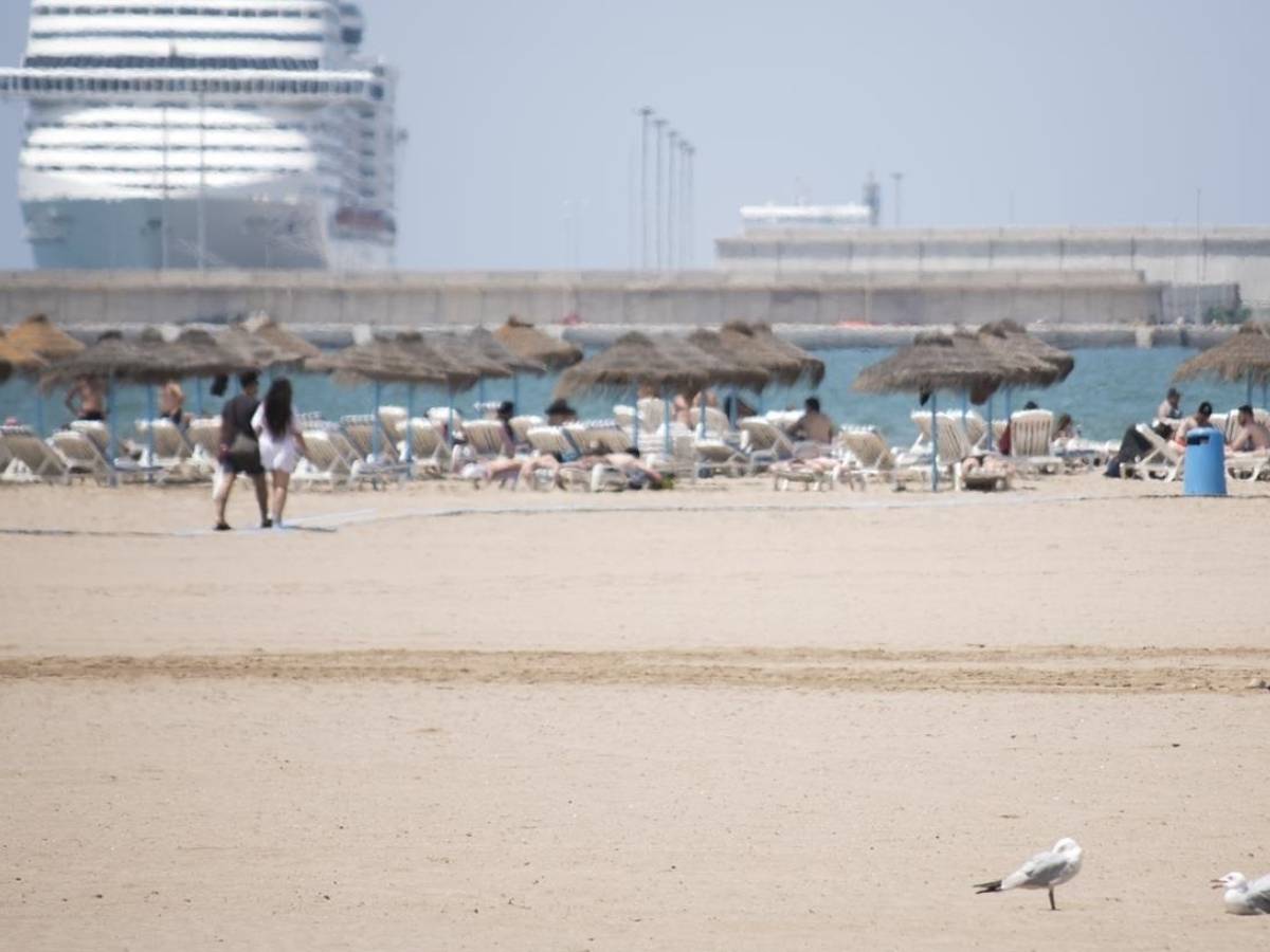 Fallece ahogado en la playa de la Malva-rosa de Valencia