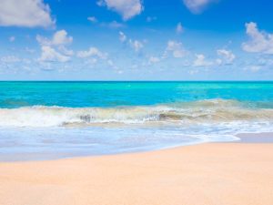 «Sustancias» en el agua obligan a cerrar la playa de ‘Torre la Sal’ en Cabanes (Castellón)