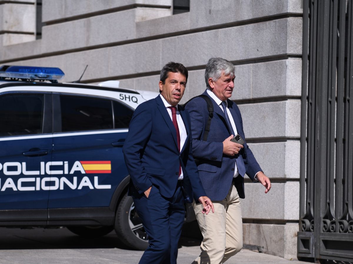 Críticas por la asistencia de Mazón a la investidura de Feijóo