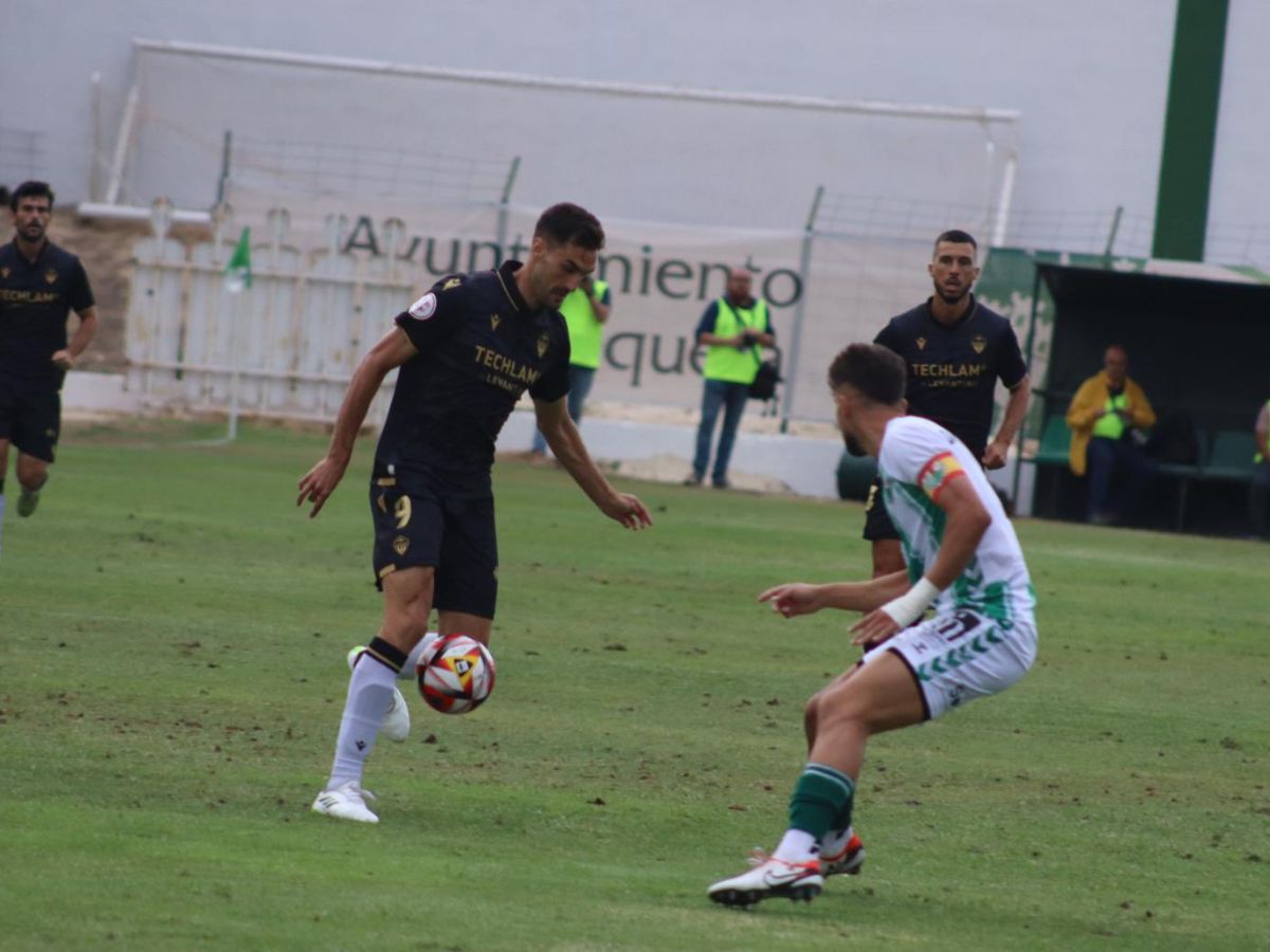 Empate del CD Castellón ante el Antequera CF