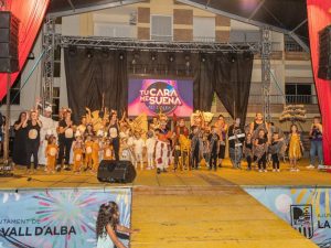 Vall d´Alba disfruta de su recreación de «Tu cara me suena»