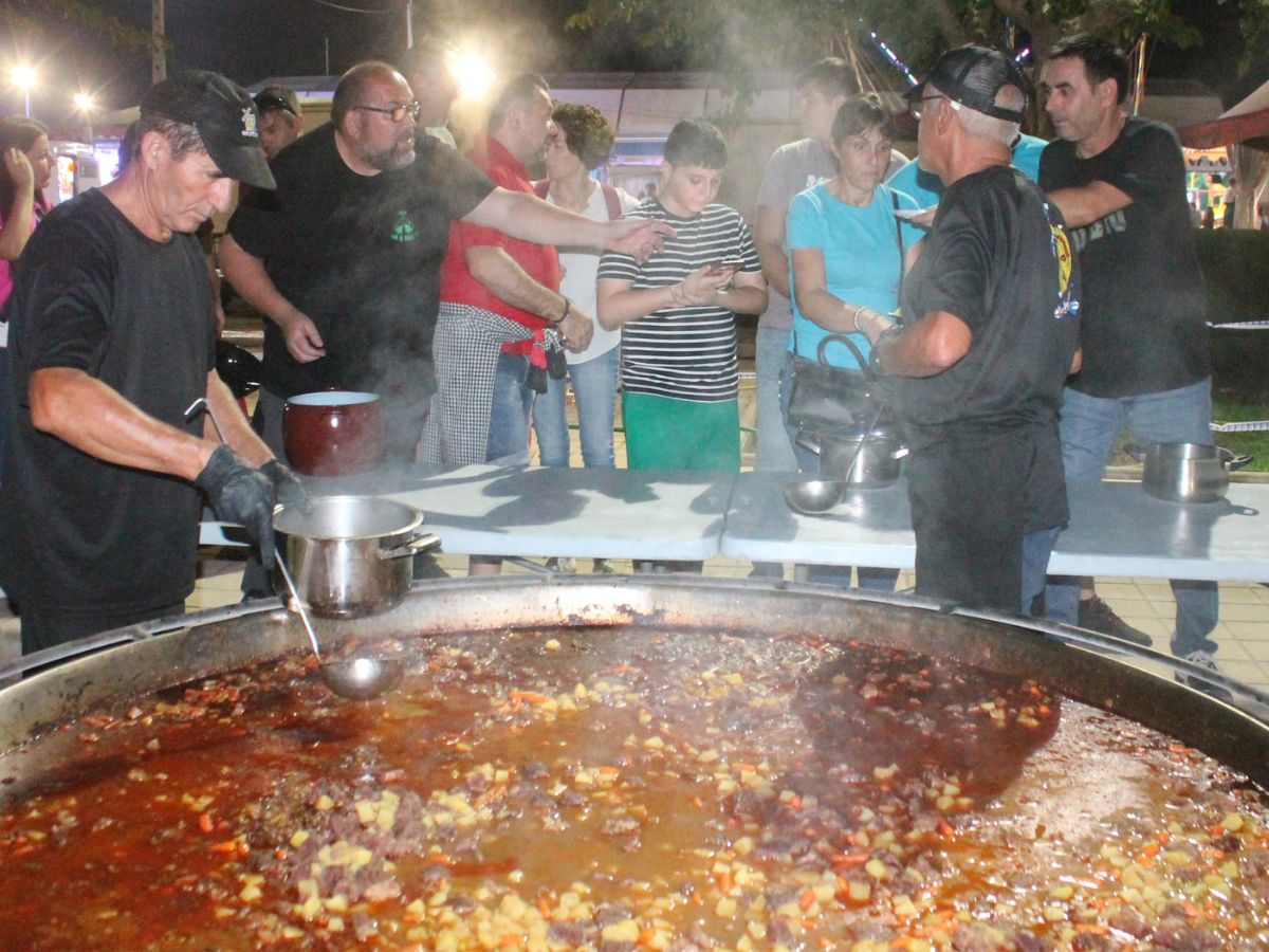 «Les calderes solidàries» de Almenara baten récords