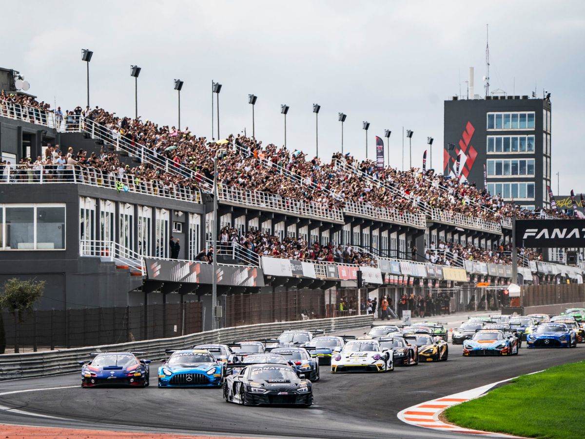 Victoria para Mercedes en la primera carrera del Fanatec GT World Challenge