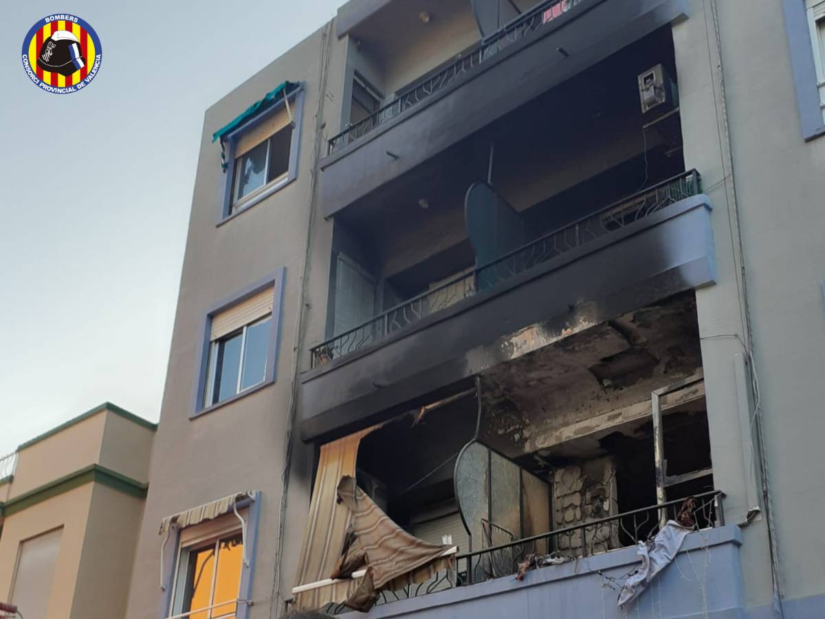 Incendio en una vivienda de Alfafar con nueve atendidos por inhalación de humo