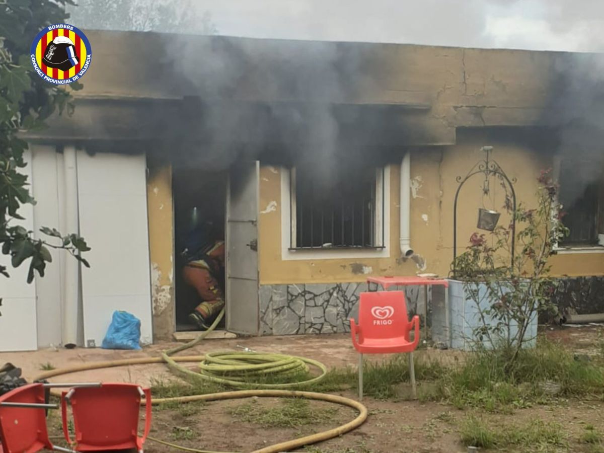 Muere en el incendio de una casa ‘okupada’ en Torrent