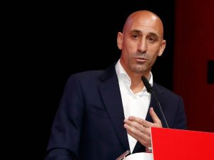 El TAD considera «grave» el beso de Luis Rubiales a Jenni Hermoso El TAD considera «grave» el beso de Luis Rubiales a Jenni Hermoso