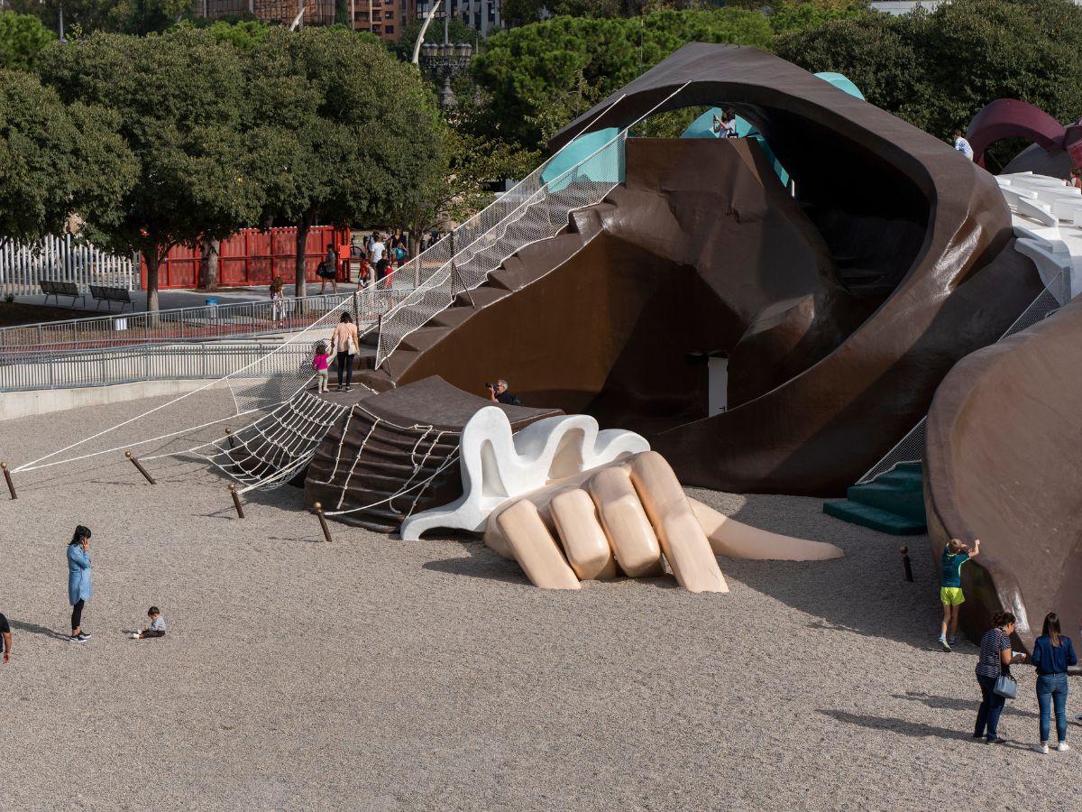 Rescatan a un niño atrapado en los dedos del Gulliver