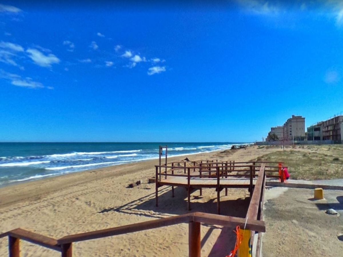 Fallece ahogado en la playa Arenales del Sol de Elche