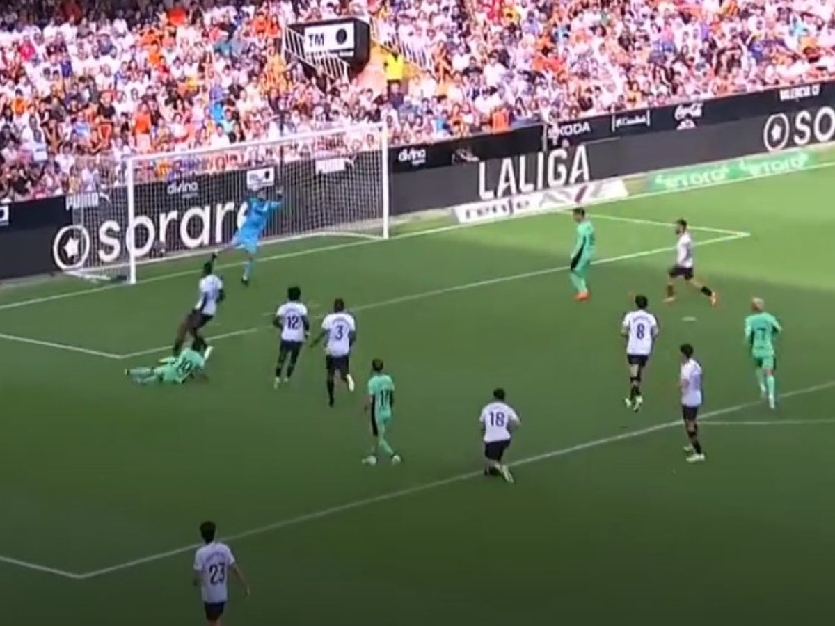 El Valencia vence al Atlético de Madrid en Mestalla