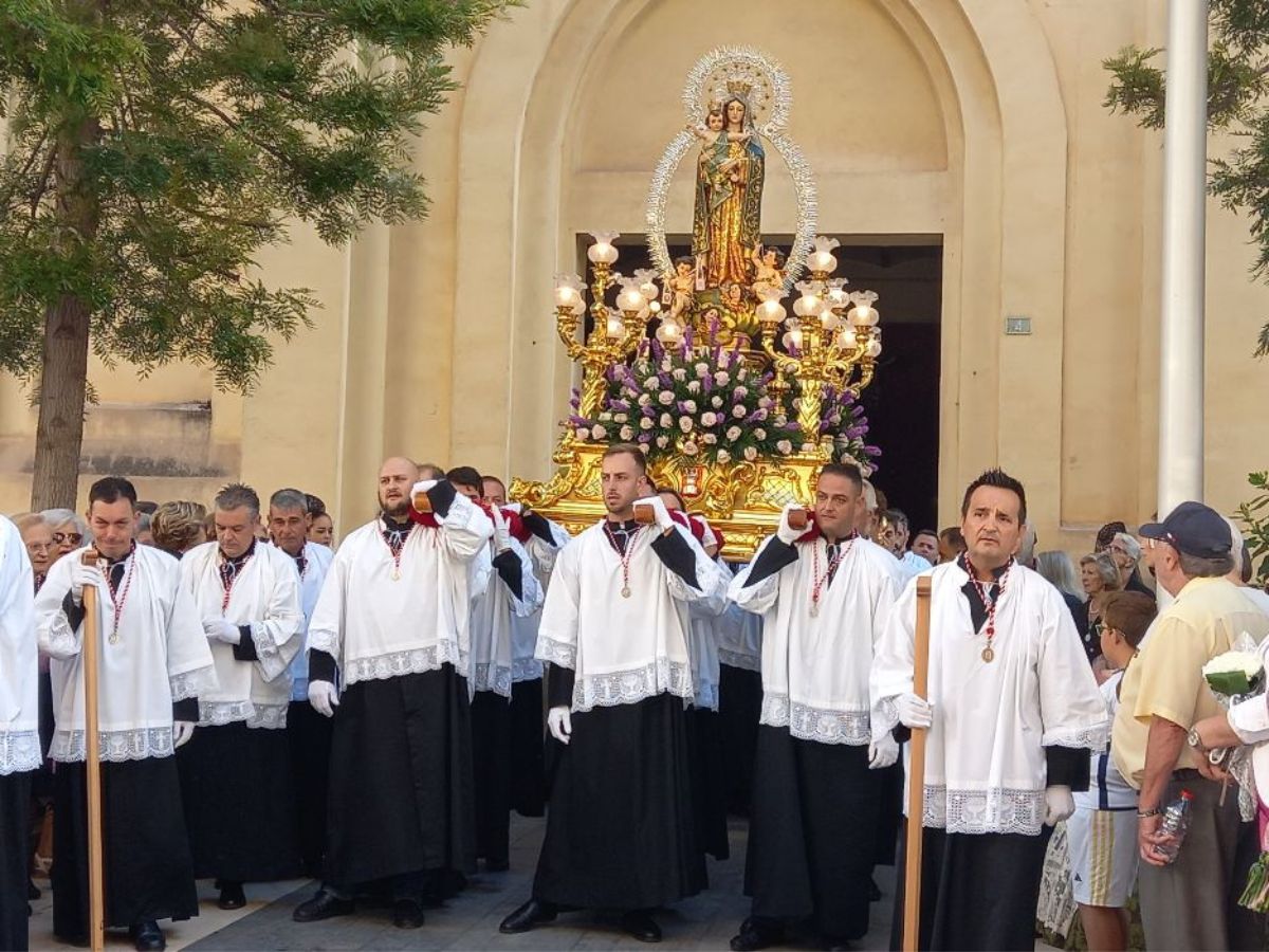 Almassora rinde tributo a su patrona la Mare de Déu del Roser