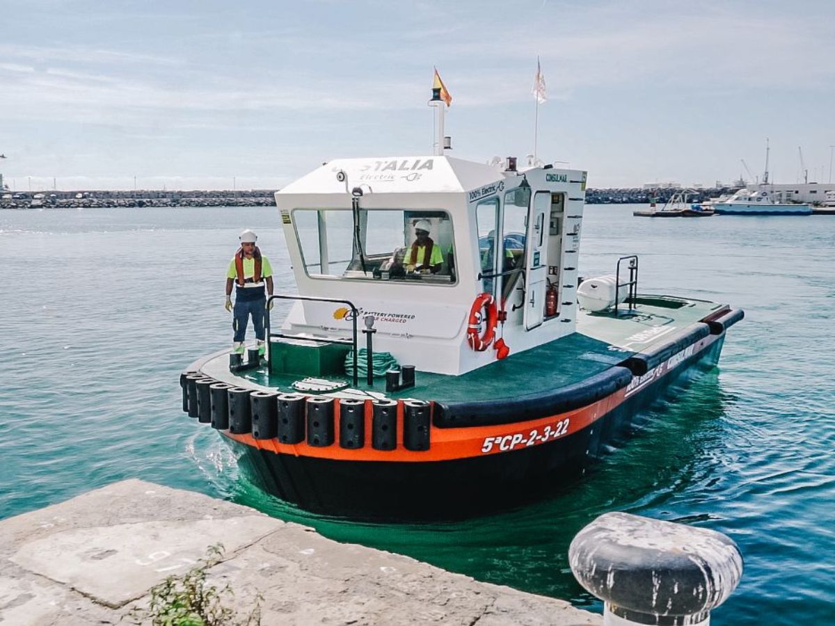 La primera embarcación portuaria multipropósito 100% eléctrica en España está en Port Castelló