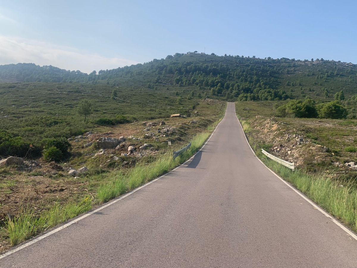 Santa Magdalena mejora pistas y construye un cortafuegos