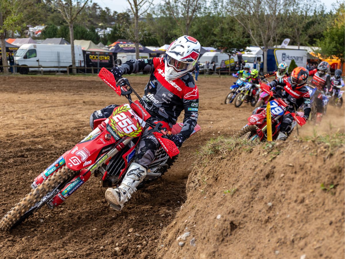 Daniela Guillén se convierte en campeona del Nacional de Motocross Femenino