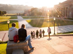 Becas para estudiantes que finalicen sus estudios universitarios en el curso 2023-2024