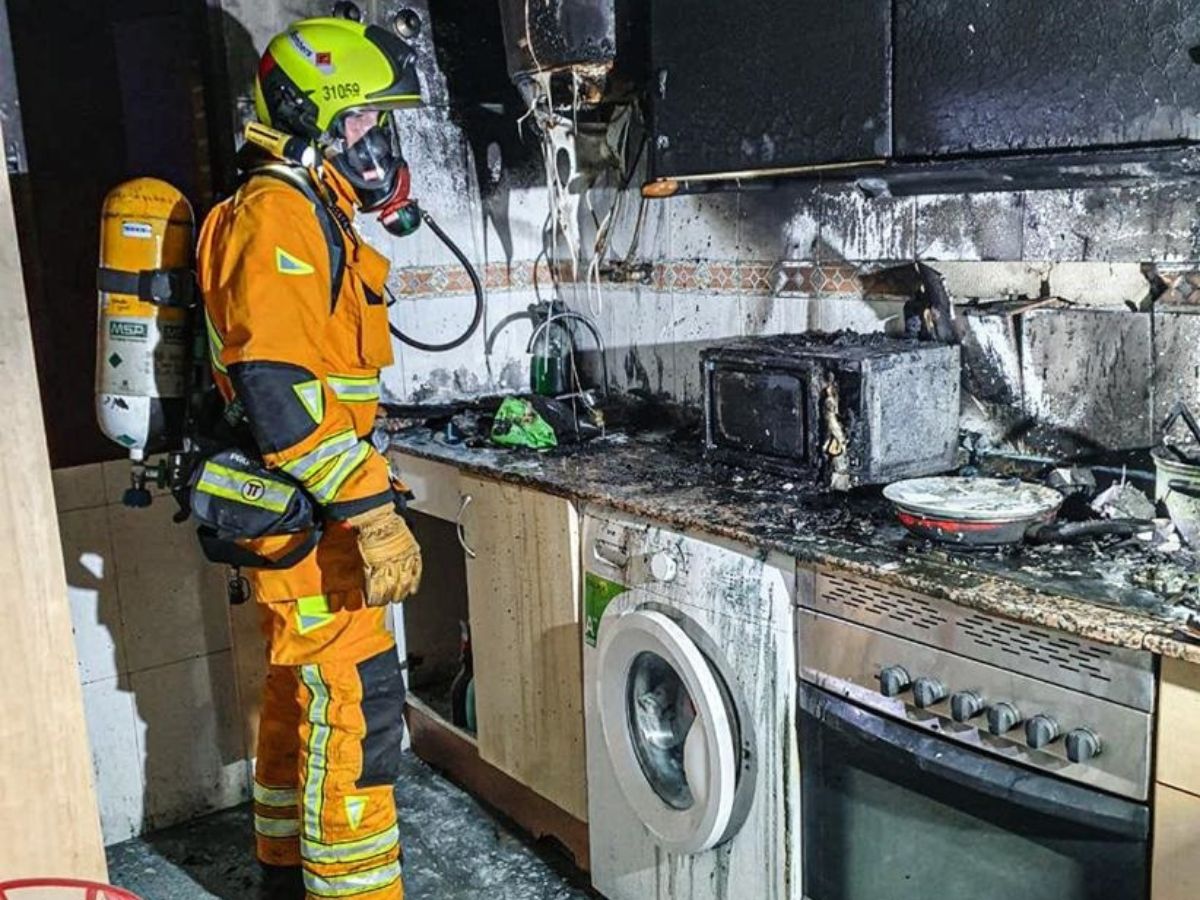 Incendio de viviendas en San Miguel de Salinas y Alfàs del Pi