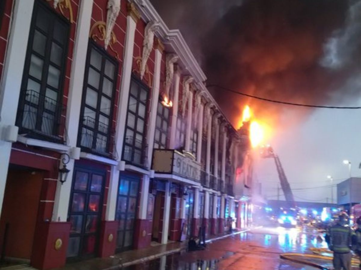 Varios muertos en el incendio de la discoteca Teatre de Murcia