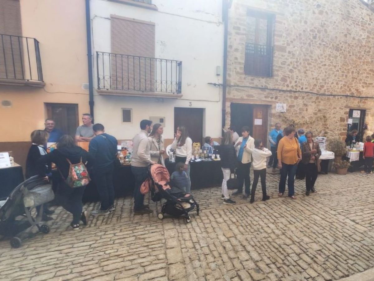 Benassal celebra con gran éxito el Mercado de la Avellana