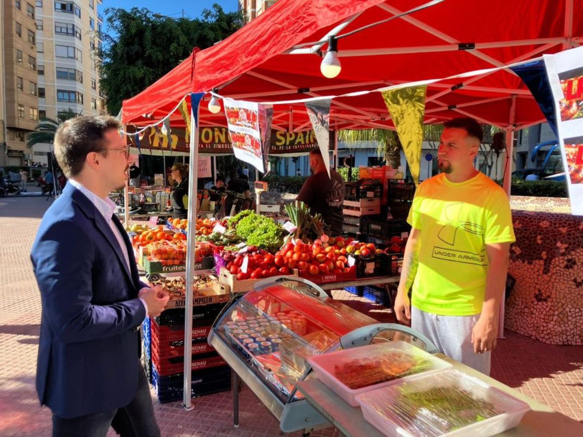 Mercat de Barri ofrece lo mejor del comercio local en la plaza Fadrell