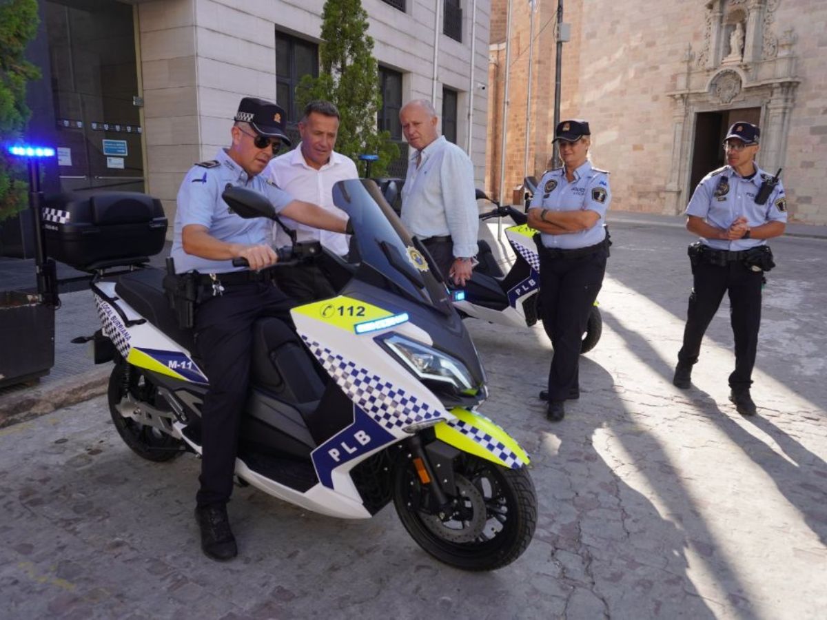 La Policía Local de Burriana estrena dos scooters eléctricas