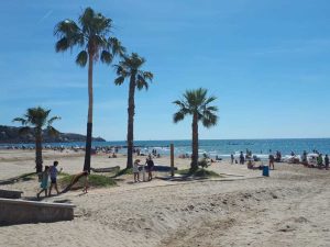 Un hombre fallece en la playa Almadrava de Benicàssim