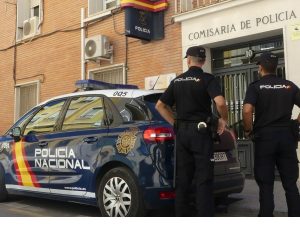 Contrata servicios sexuales, le drogan, roban y extorsionan