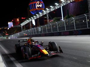 Verstappen se impone en Las Vegas en una trabajada carrera