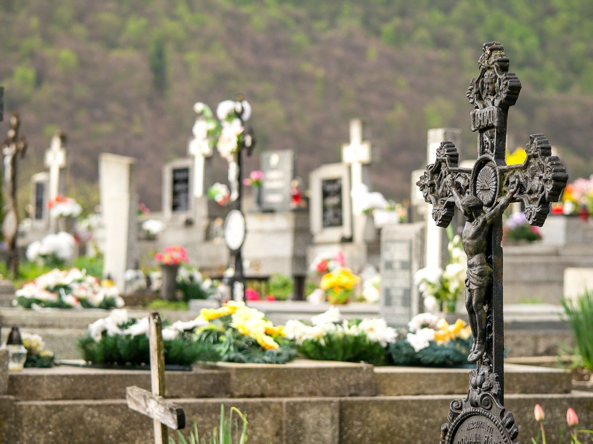 Vilafranca se une al turismo necrológico con visitas a los cementerios