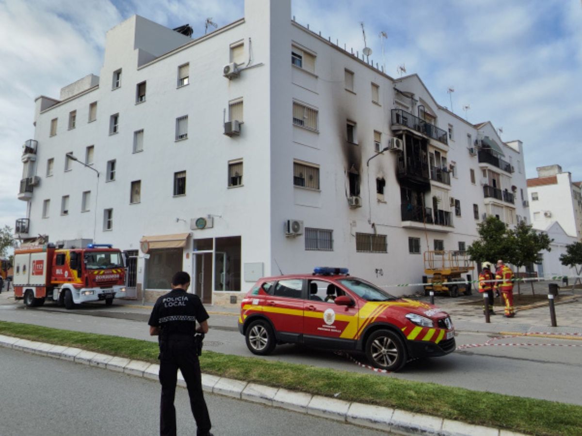 Investigación en curso: Incendio en Los Palacios y Villafranca deja dos víctimas mortales