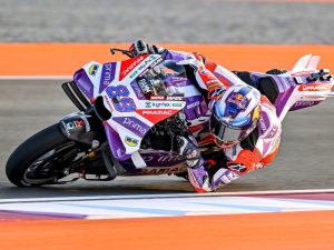 Jorge Martín vuela y vence en el Sprint de Catar