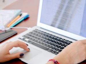 Cursos de idiomas gratuitos LABORA en su campus virtual