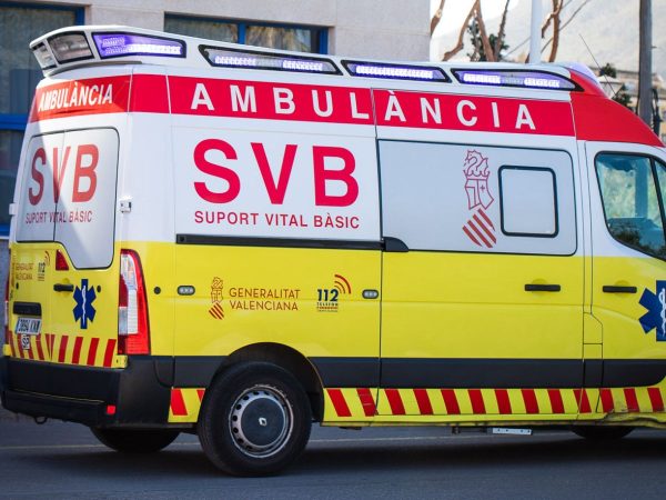 Fallece una joven motorista en la CV-580 en Dos Aguas