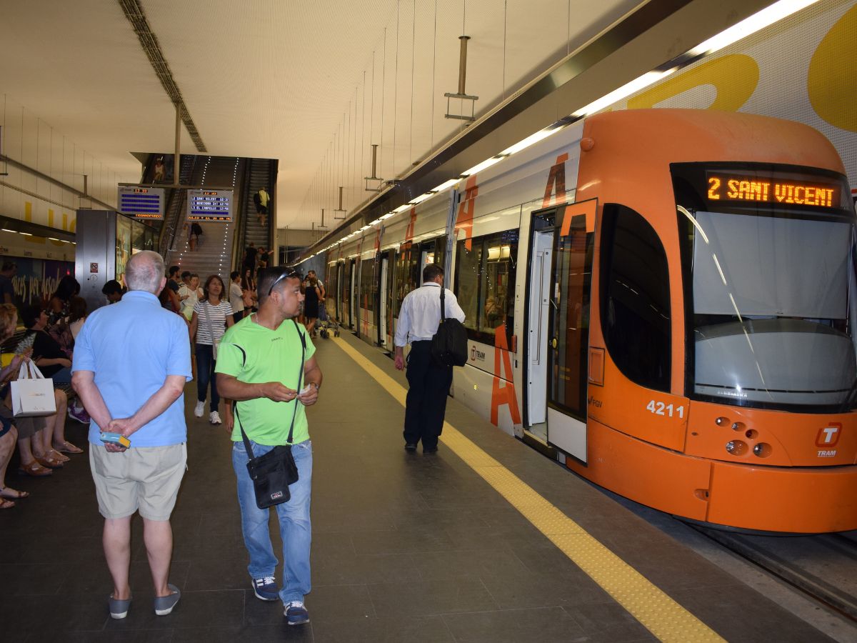 Generalitat Valenciana amplia 6 meses las reducciones en el transporte público