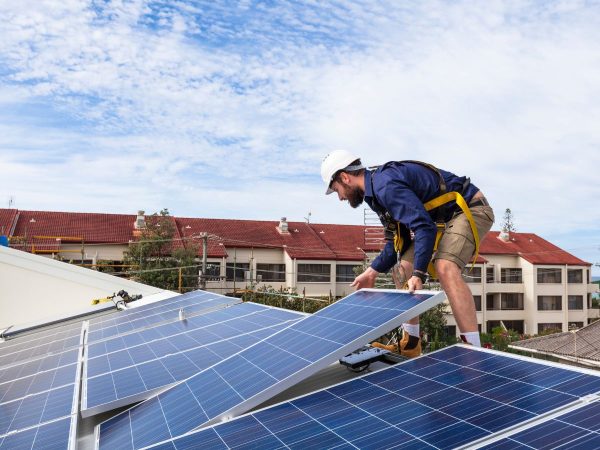 Vivienda aclara dudas sobre el autoconsumo energético