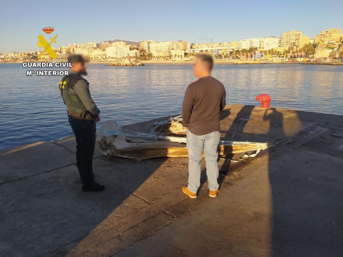 Abandonan los restos óseos de una mandíbula de ballena