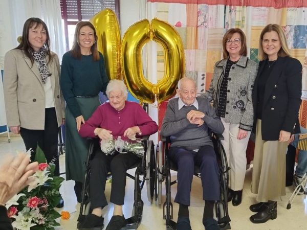 Almassora felicita a Amador y Matilde por sus 70 años casados