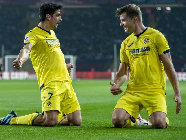 El Villarreal CF derrota al FC Barcelona en Montjuic