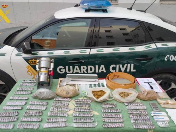 Encuentran alijo de droga en el desalojo de un bloque en Burriana