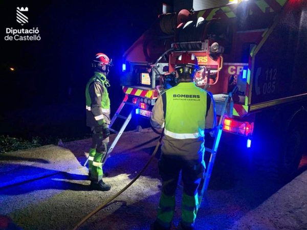 El incendio en un ático de Burriana moviliza a los Bomberos