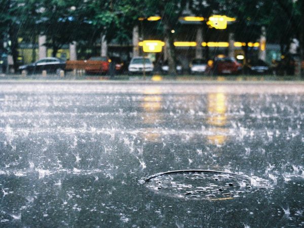 La borrasca Juan pone en alerta a la Comunitat por lluvia y viento