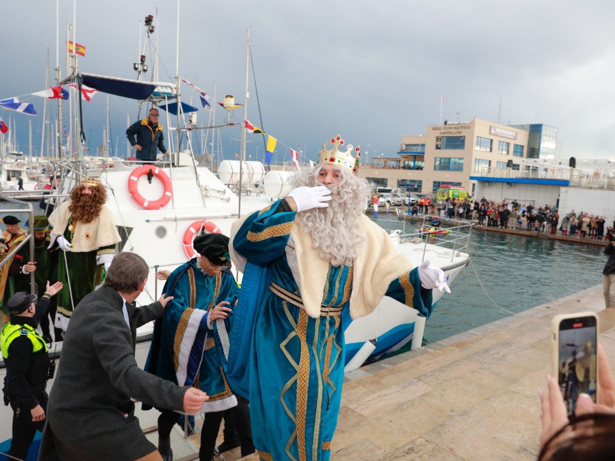 Los Reyes Magos desembarcan en el Grao de Castellón