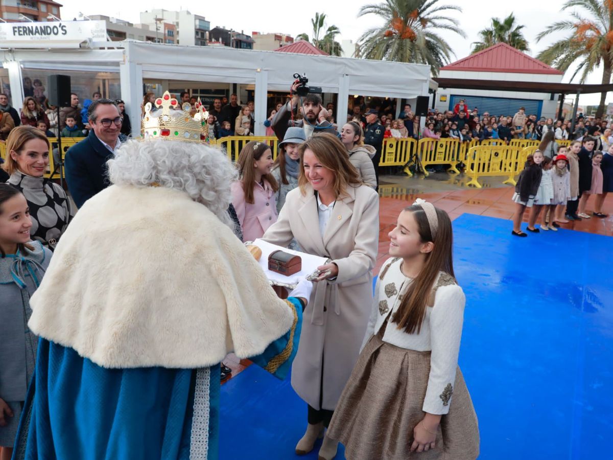 Los Reyes Magos desembarcan en el Grao de Castellón