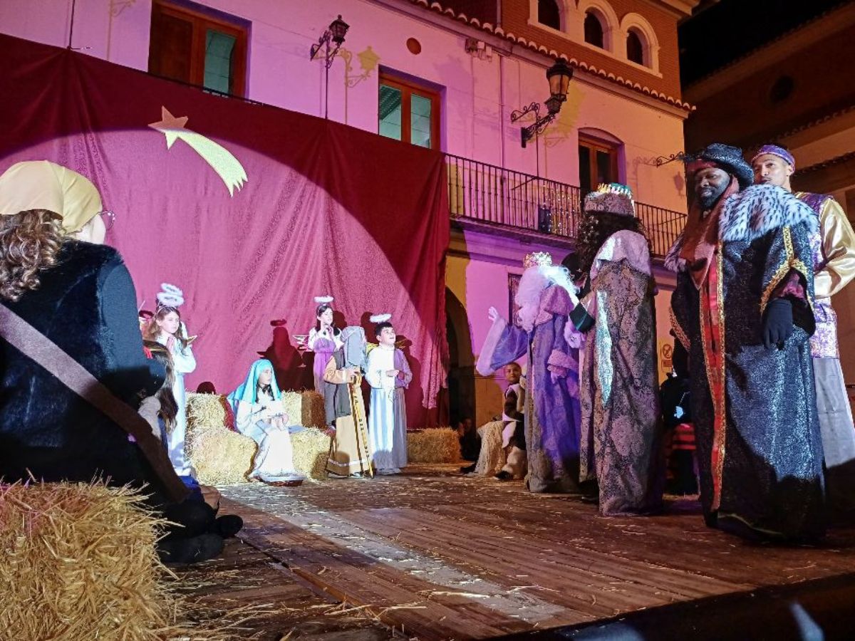 Los Reyes Magos llegan a Nules con la ilusión de cientos de niños