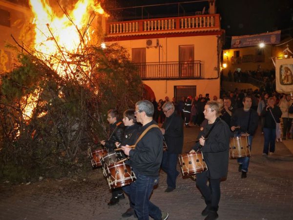 Los ondenses celebran en Artesa la festividad de Sant Antoni