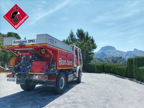 Original rescate de dos zorros por parte de los Bomberos de Elche