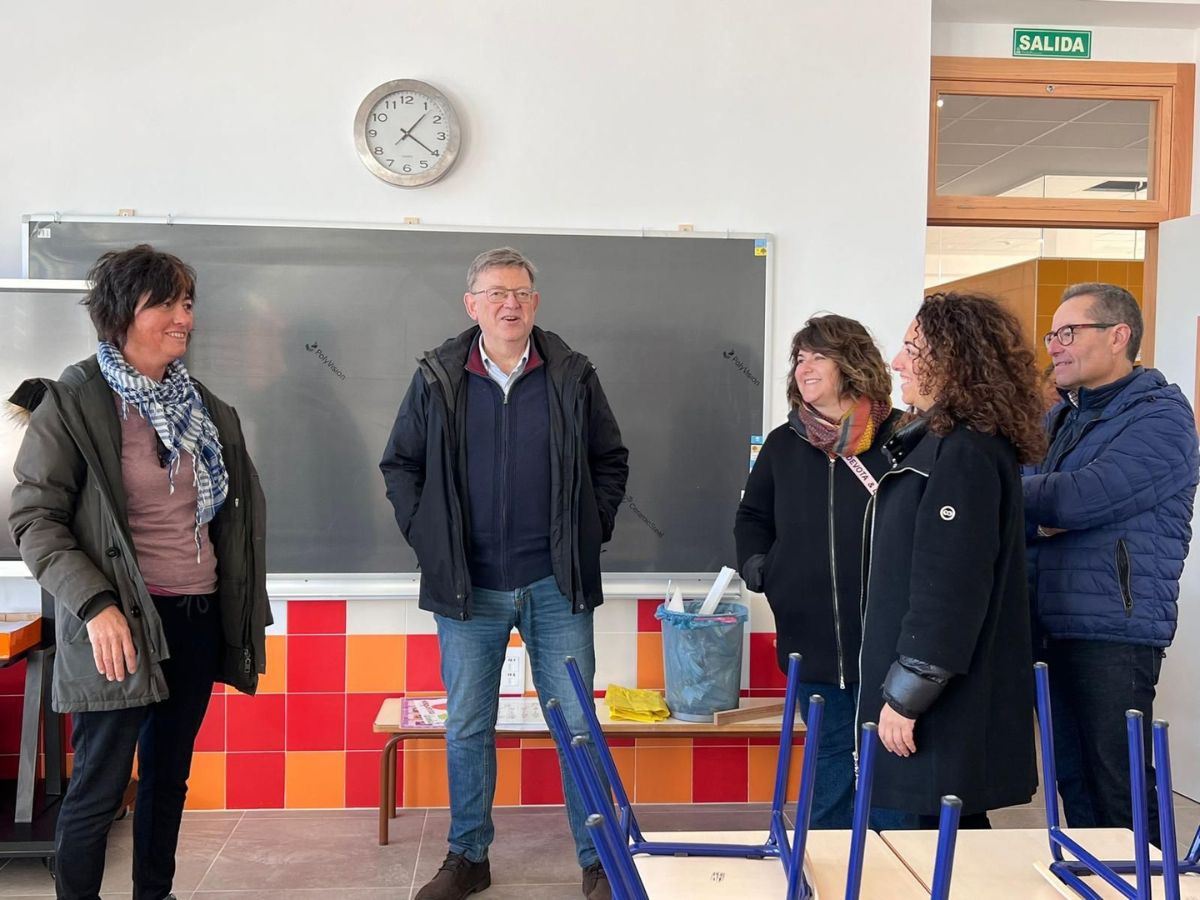 visita Puig el nuevo colegio de Sant Mateu que impulsó su Consell 1