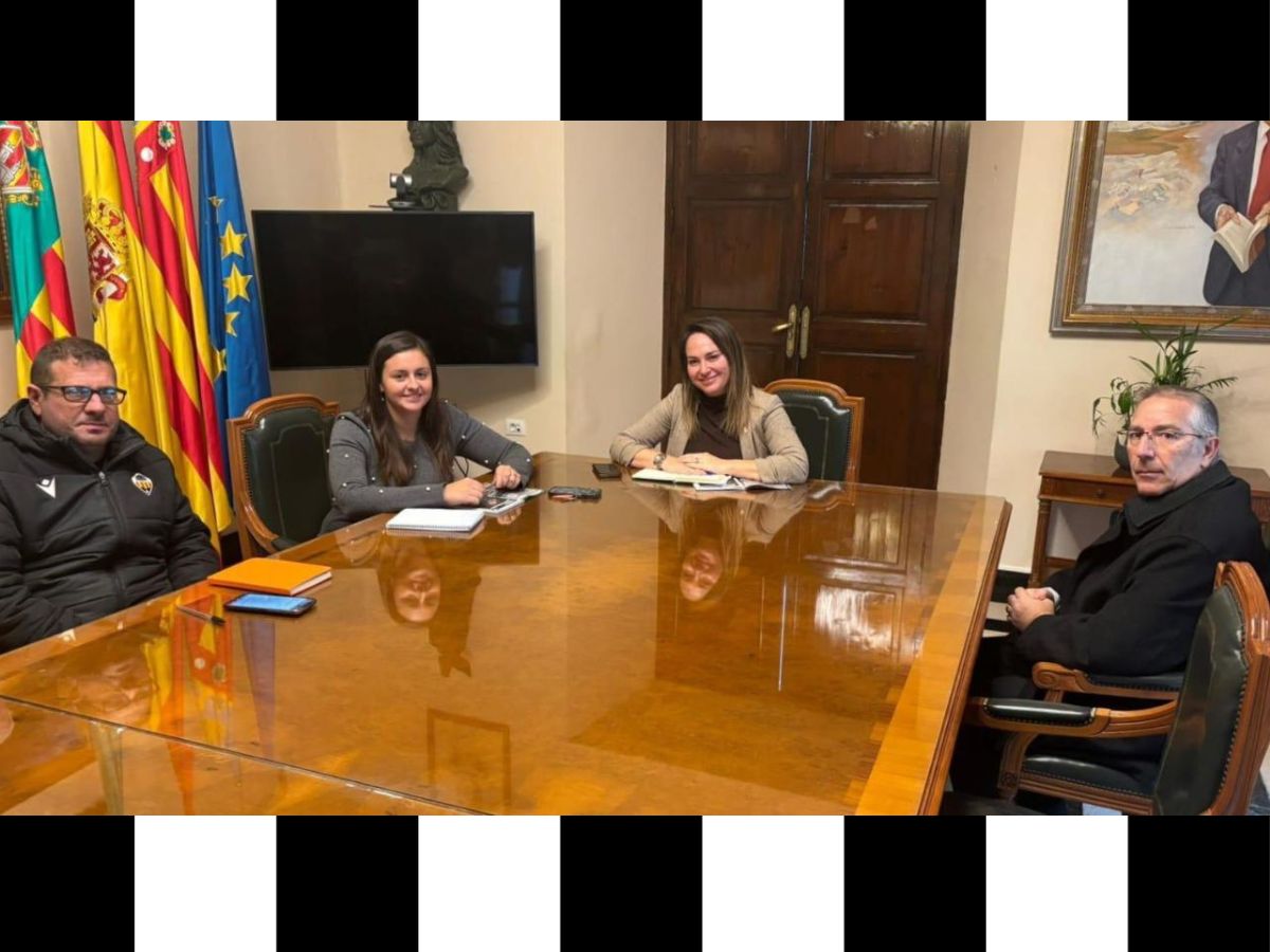 Reunión del Ayuntamiento y la Federación de Peñas del CD Castellón