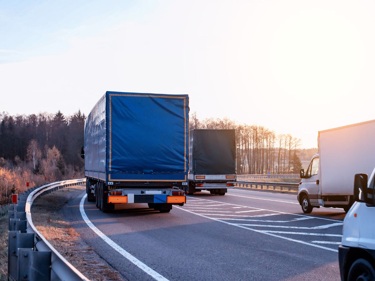 Transportistas valencianos afectados por las protestas de Francia