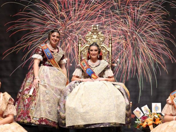 Burriana celebra la Pleitesía a la Reina Fallera 2024