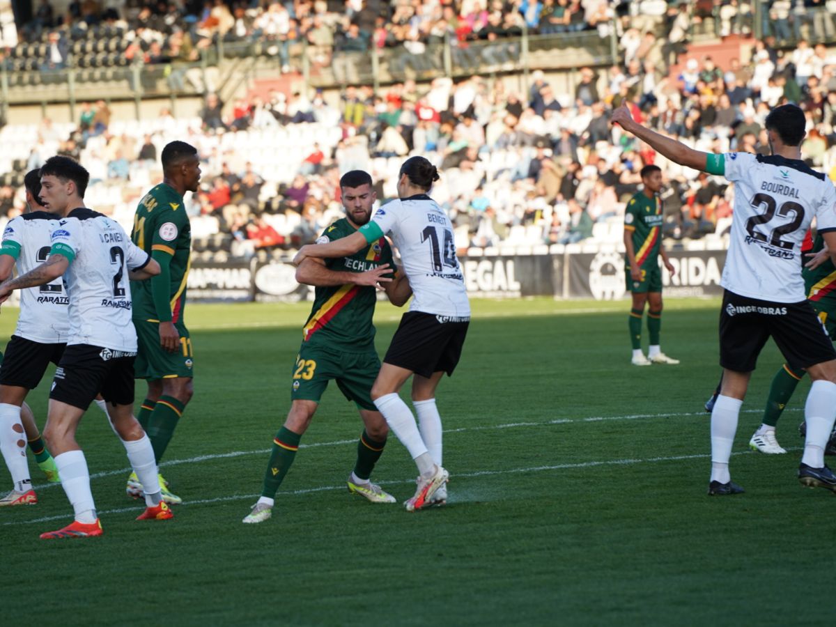 El CD Castellón sufre una derrota ante el Mérida AD